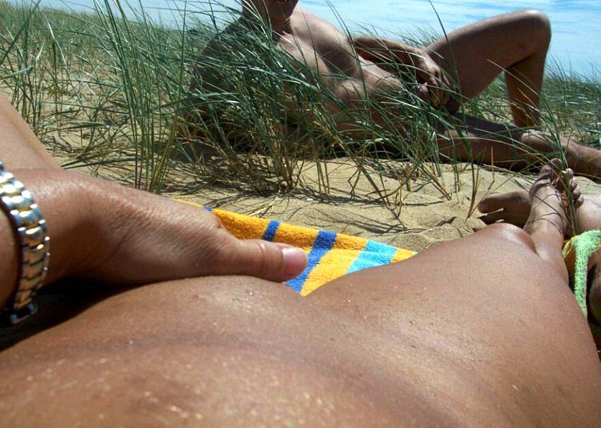 Beach voyeur photos and videos of real nude people